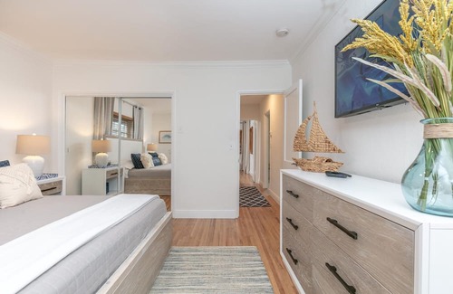 Lauderdale Beach House | Beachside Cottages with Pool, Hot Tub & Pet-Friendly Options