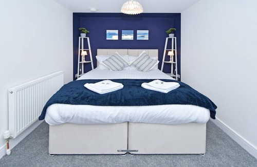 Crewe Apartment | Family-Friendly Sapphire Apartment 2 with Kitchen Amenities