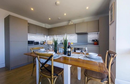 Bromley South Apartment | Discover Pass the Keys: Urban Retreat by DLR & Canal