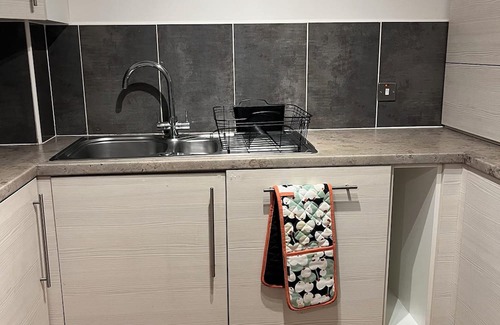 Gorgie Apartment | Modern Edinburgh Apartment: A Quick Walk to City Centre