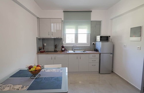 Elia Apartment | Inviting Petra Apartment Gaia: Family-Friendly Comfort Awaits