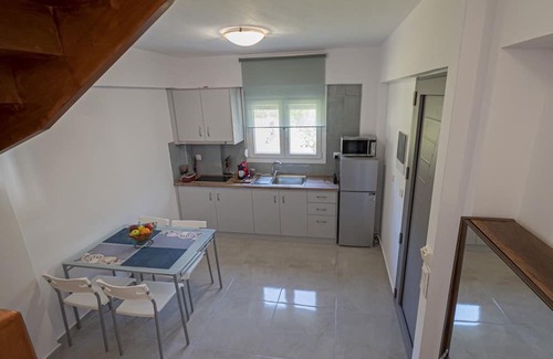 Elia Apartment | Inviting Petra Apartment Gaia: Family-Friendly Comfort Awaits