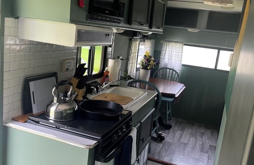 Palermo House | Experience Nature at Shale Creek Homestead with Breakfast
