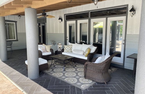 Jacksboro House | Unforgettable Stay at The Big House on Norris Lake