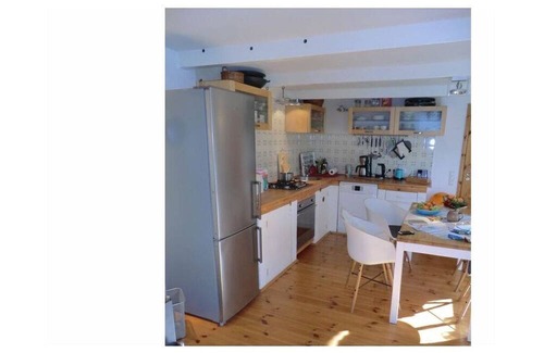 Groven House | Cozy Thatched Cottage with Kitchen & Pet-Friendly Amenities