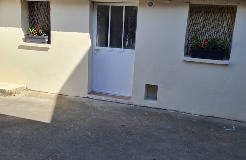 Chaumont-en-Vexin Apartment | Comfortable Apartment with Parental Suite for Your Getaway