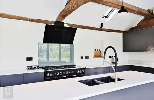 Hereford House | Pet-Friendly Retreat at The Cart House - Rated 10/10