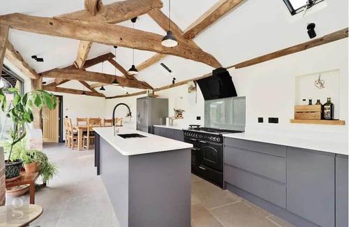 Hereford House | Pet-Friendly Retreat at The Cart House - Rated 10/10