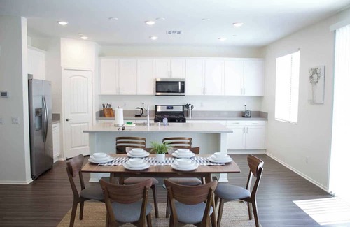 Moreno Valley House | Ideal 5B Getaway in a Gated Community for All Occasions