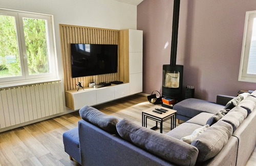 Neyron House | Discover Maison Proche Lyon: Pool, Trampoline & Family Fun