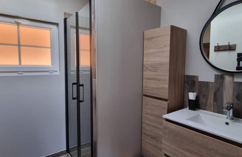 Gauriaguet House | Discover Chambre d'Hôtes Emeraude with Pool and Kitchen