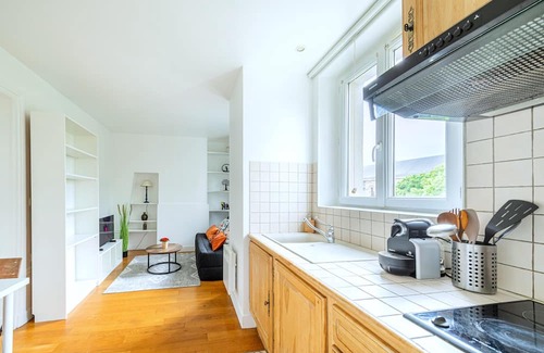 Maisons-Alfort Apartment | Family-Friendly Vrbo Property with Kitchen Amenities
