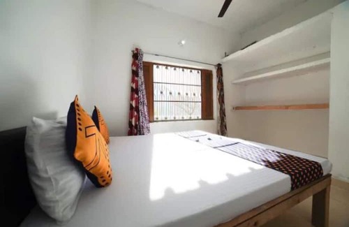 Chamoli Hotel | Budget-Friendly Srishti Homestay in Gopeshwar with Breakfast