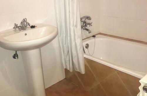Quijas House | Cozy Habitación de Matrimonio with Spa & Breakfast Included
