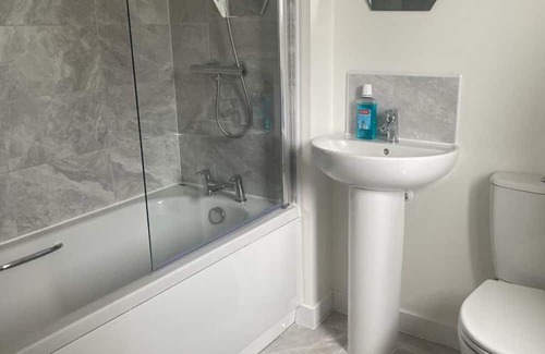 Walsall House | Spacious Home with Garden in Walsall - Pet & Child Friendly