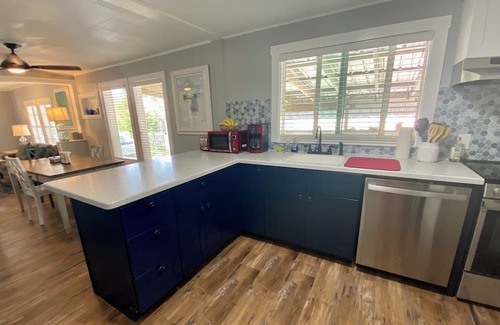 East Naples Cottage | Cozy Mango Tree Cottage Near Old Naples and the Beach