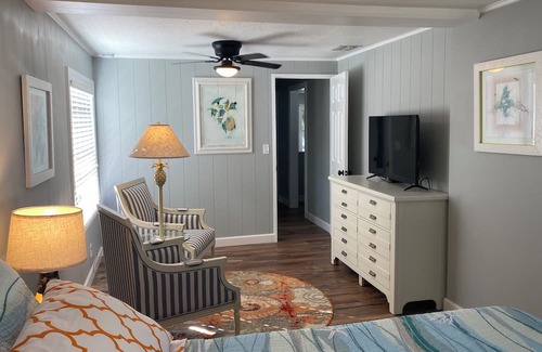 East Naples Cottage | Cozy Mango Tree Cottage Near Old Naples and the Beach
