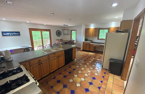 Oak Run House | Family-Friendly Retreat at Lakehouse in Oak Run