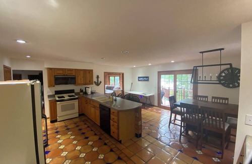 Oak Run House | Family-Friendly Retreat at Lakehouse in Oak Run