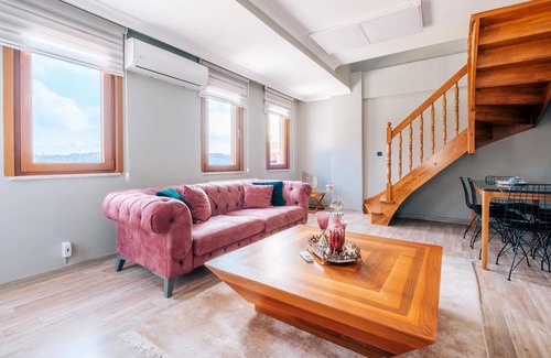 Sakarya Apartment | Spacious Duplex Flat with Terrace Near Bilgi University