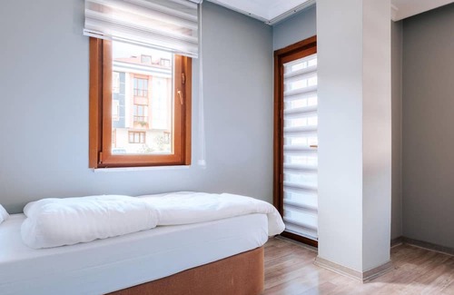 Sakarya Apartment | Spacious Duplex Flat with Terrace Near Bilgi University