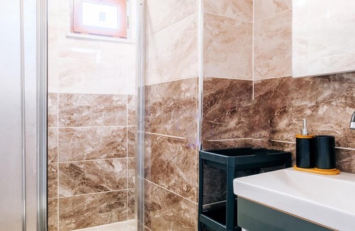 Sakarya Apartment | Spacious Duplex Flat with Terrace Near Bilgi University