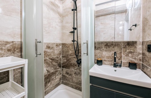 Sakarya Apartment | Ideal Flat Close to Golden Horn & Bilgi University