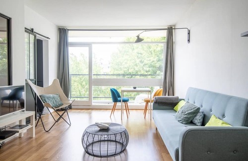 Croix Apartment | Relaxing Apartment with Balcony and Garden View