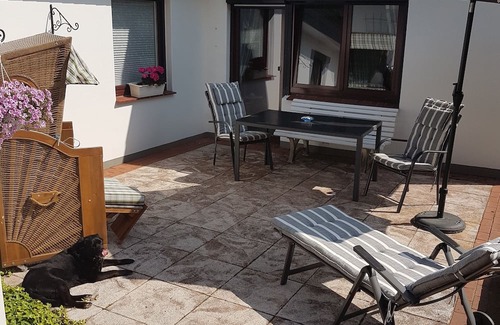 Bad Bederkesa House | Cozy Beach Retreat for 3 Guests in Scenic Geestland