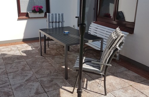 Bad Bederkesa House | Cozy Beach Retreat for 3 Guests in Scenic Geestland