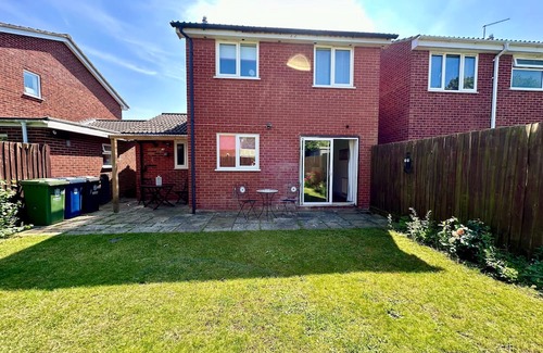 Cherry Hinton House | Cozy Cambridge House for Families with Great Amenities