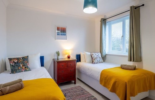 Cherry Hinton House | Cozy Cambridge House for Families with Great Amenities