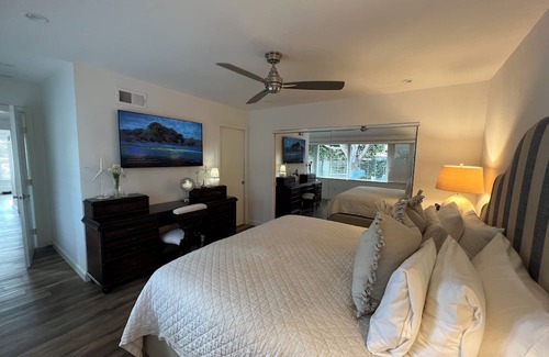 Village of La Jolla Cottage | Pet-Friendly La Jolla Beach Cottage with Breakfast Included