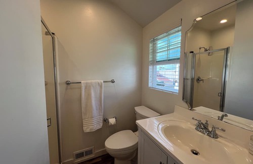 Village of La Jolla Cottage | Pet-Friendly La Jolla Beach Cottage with Breakfast Included