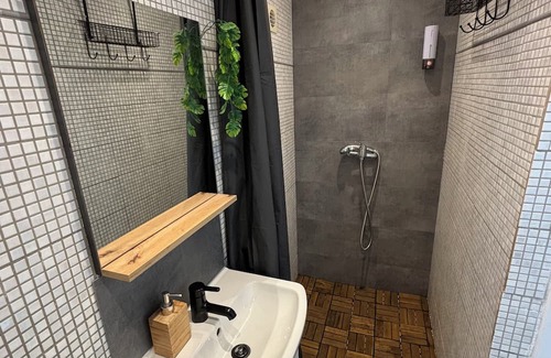 Carry-le-Rouet Apartment | Comfortable T2 Near Beaches & Port in Carry le Rouet
