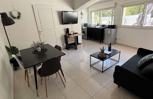Carry-le-Rouet Apartment | Comfortable T2 Near Beaches & Port in Carry le Rouet