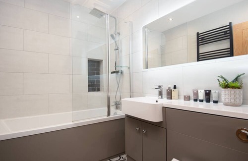 Warkworth Cottage | The Pelican Loft - an apartment that sleeps 4 guests in 2 bedrooms