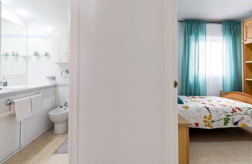 Gines Apartment | Comfortable 3-Room Apartment with Spa in Gines, Sevilla
