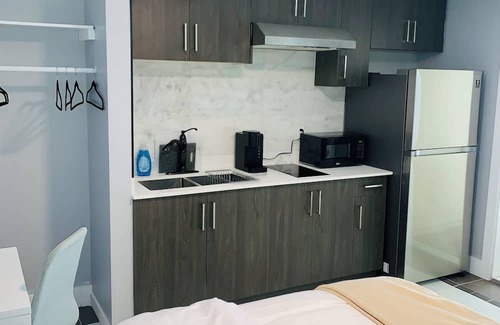 Saanich West Apartment | Inviting Bachelor Suite with Kitchen & Free Parking Options
