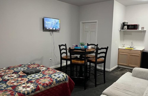 Jacksonville Apartment | Cozy Guest Suite with Private Entrance for Family Getaways