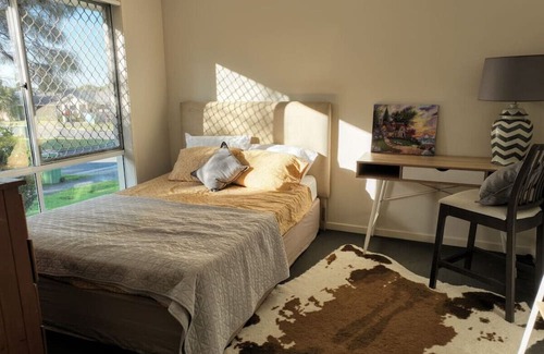 Coomera House | Inviting 5-Bedroom Gold Coast Home Near Freeway & Amenities