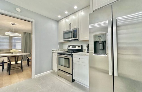South Hills House | Pet-Friendly Mt. Lebanon Home with Free Parking & Kitchen