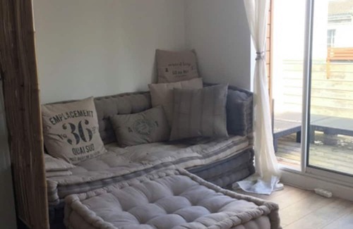 Saint-Bruno - Saint-Victor Apartment | Relax at Vers L'océan - Peaceful Stay in Central Bordeaux