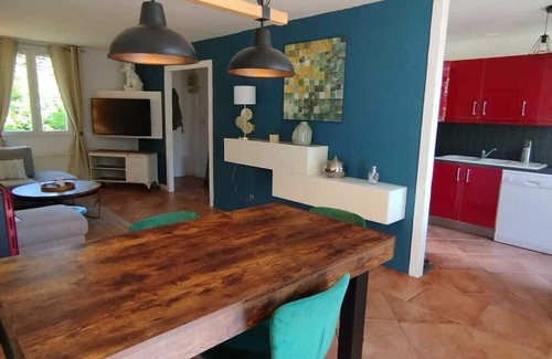 Chevannes House | Relaxing Retreat with Garden and Terrace, Pet-Friendly Stay