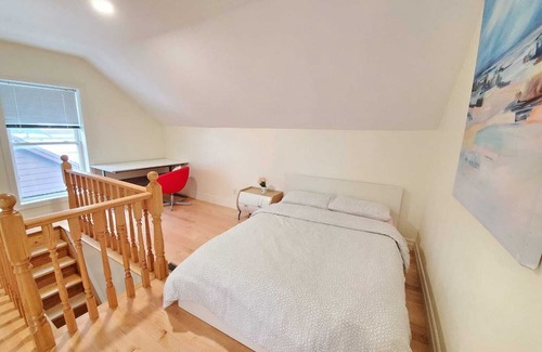 Trinity - Bellwoods Apartment | Spacious 3-Bedroom Downtown Toronto Unit Near Trinity Bellwood