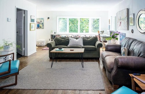 Shawnigan Lake House | Cozy 5BR Farmhouse Steps from Shawnigan Lake!