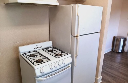 North Little Rock Condo | Cozy King Bed Apartment Near Downtown with Kitchen Access
