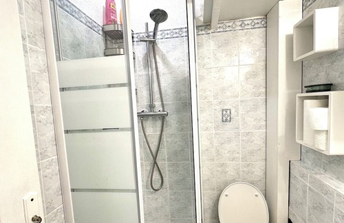 Vernier Apartment | Conveniently Located Hotel Near Train, Sea & Marketplace