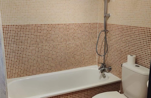 Los Geraeos Apartment | Cozy Apartment for 4 with Shared Pools in Aguilas