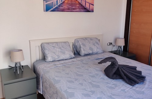 Los Geraeos Apartment | Cozy Apartment for 4 with Shared Pools in Aguilas